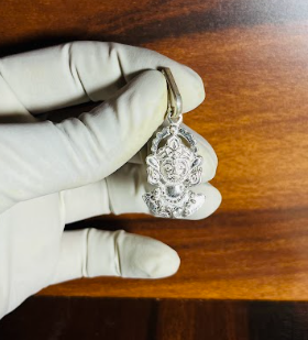 👑 Khatu Shyam Ji Face Pendant – Pure Silver | Divine Facial Form with Crown & Tilak