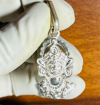 👑 Khatu Shyam Ji Face Pendant – Pure Silver | Divine Facial Form with Crown & Tilak