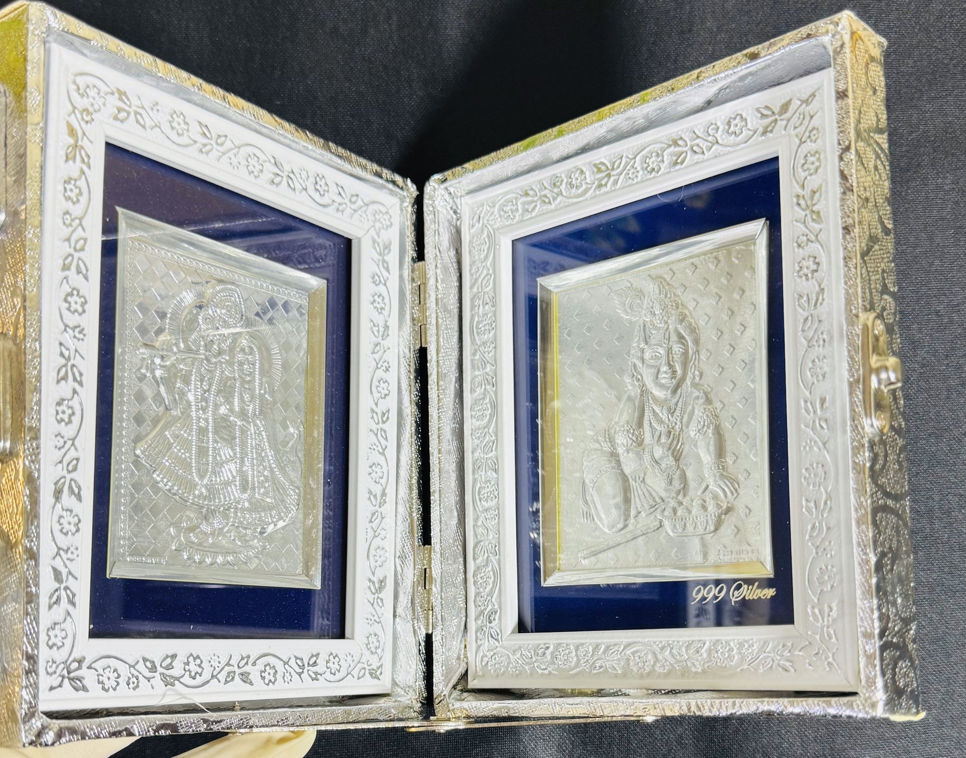 999 Silver Divine Darshan Sandook – Krishna & Radha Frame Set