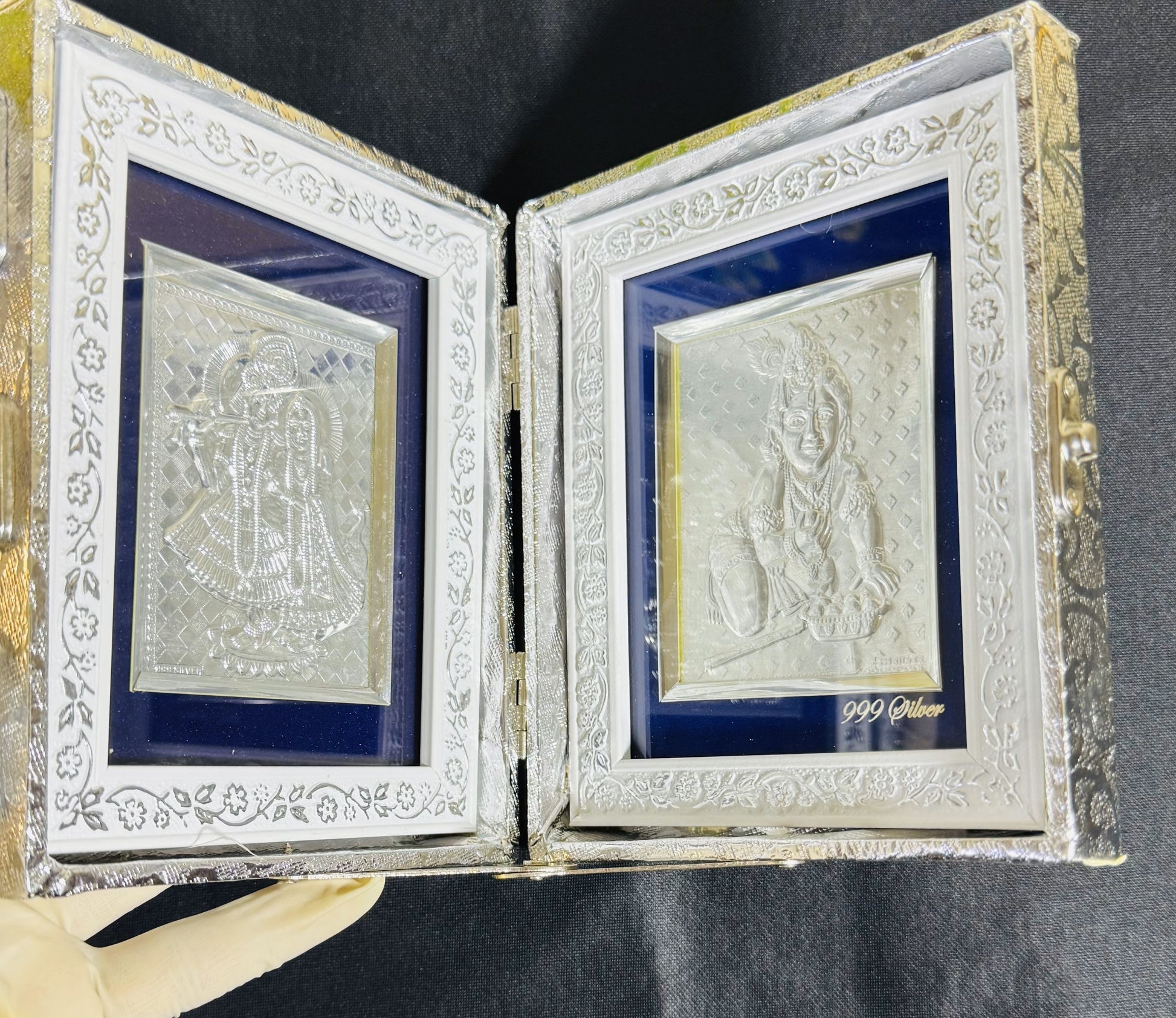 999 Silver Divine Darshan Sandook – Krishna & Radha Frame Set